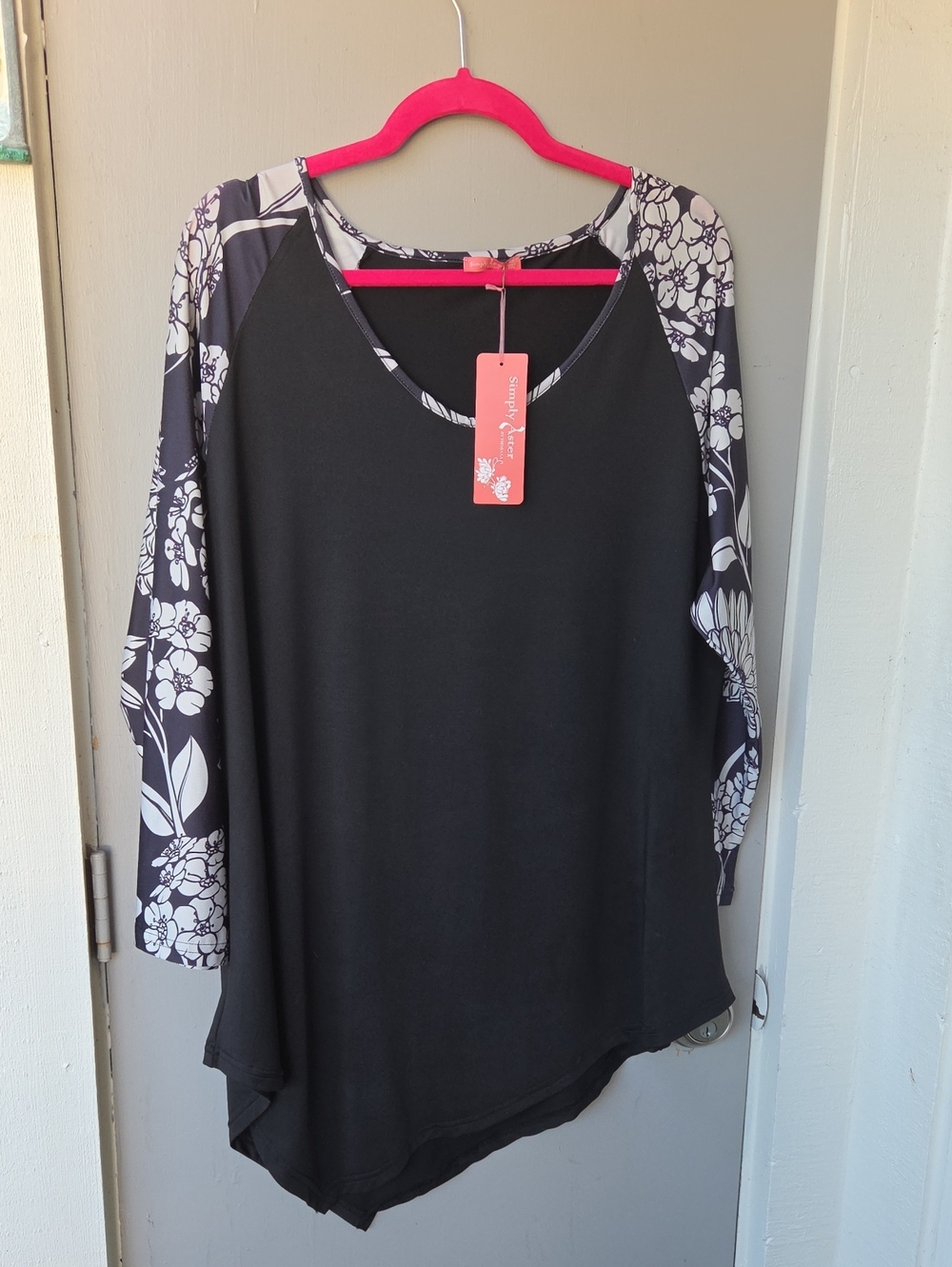 Black Floral Raglan Sleeve Tunic Top